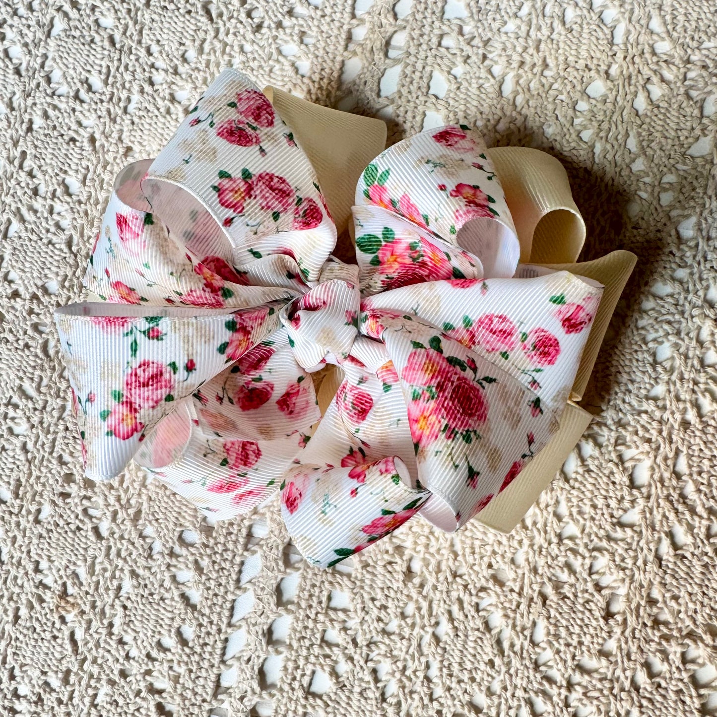 Lucious Loopy Bow: Ivory